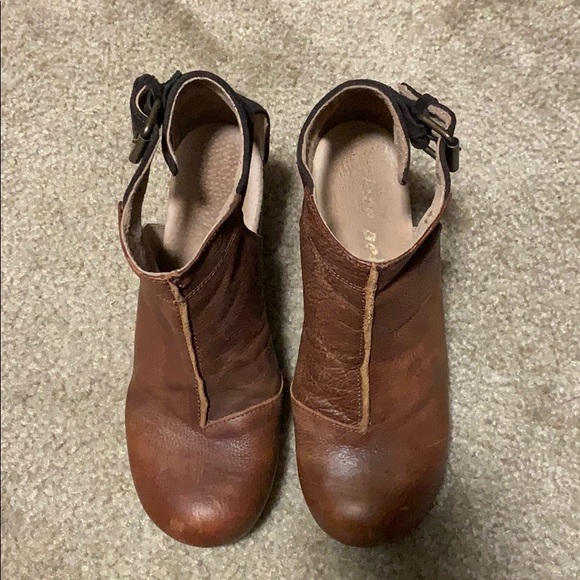 SOLD Free People Amber Orchard Clogs - Picture 3 of 10